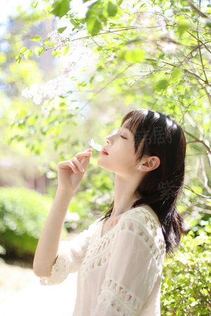 半路情深深几许