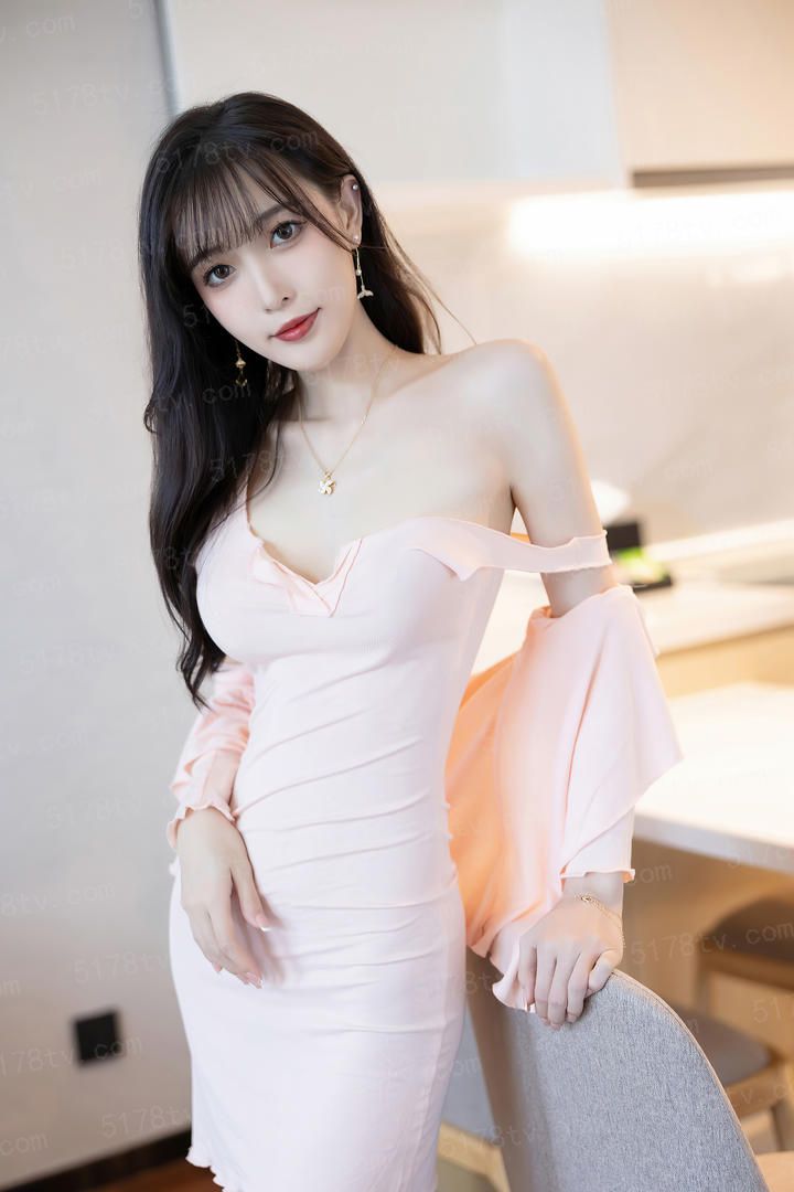 她的故乡在远方