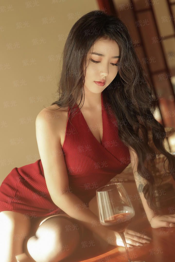 皇帝不在的八月
