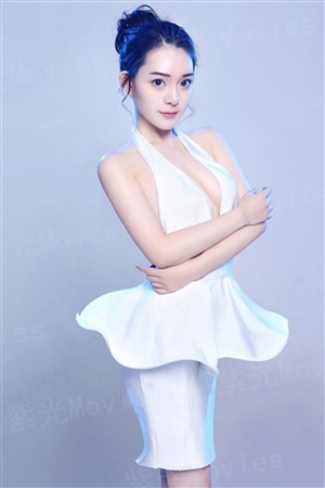 巨乳人妻的诱惑